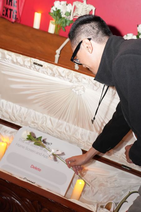 Photon held a funeral for mobile apps. Now it has $4.5M to help replace them with agents.